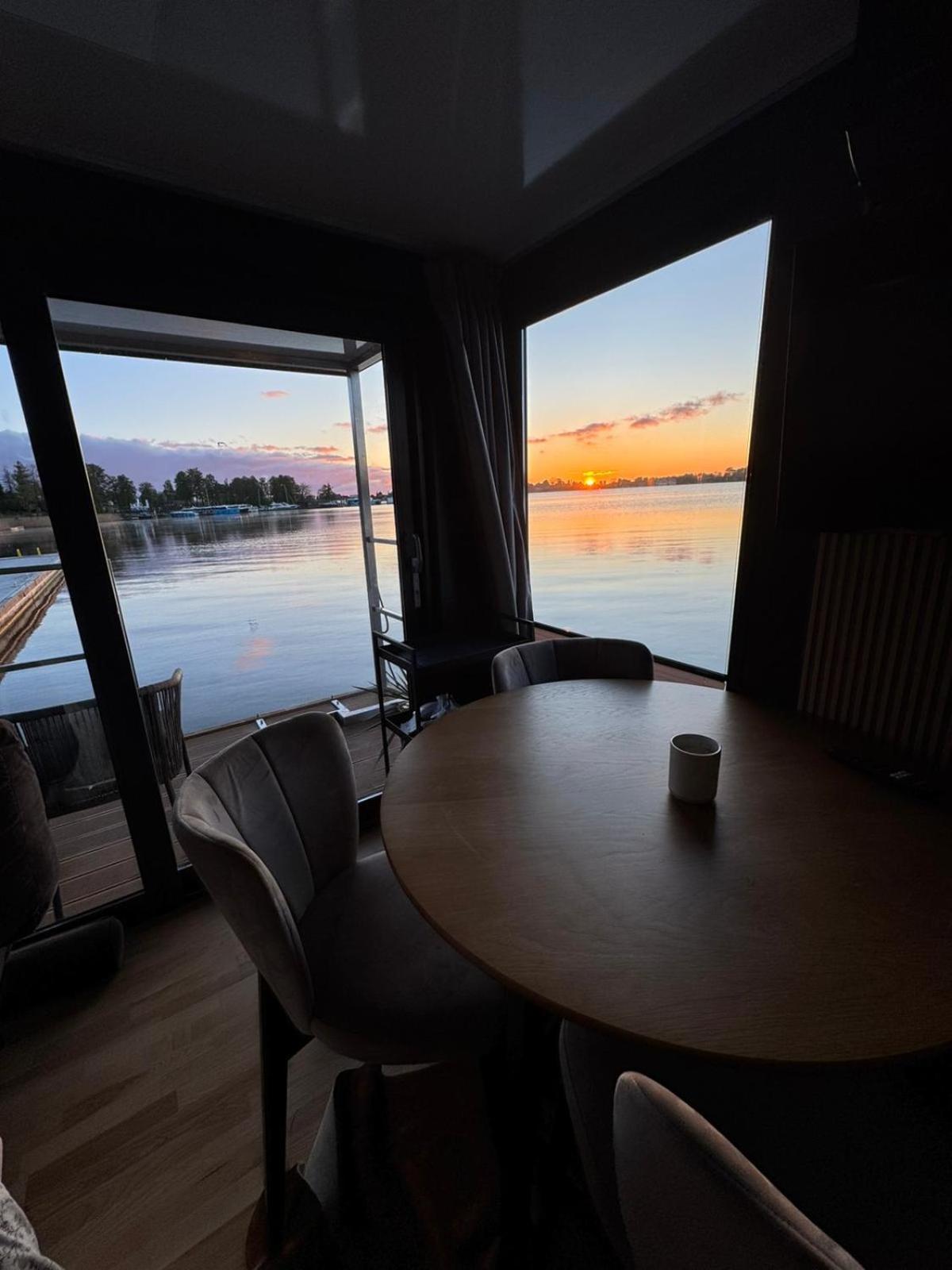 Domek Na Wodzie - Houseboat -Sauna, Taras Na Dachu, Dwie Sypialnie Mikołajki Eksteriør bilde